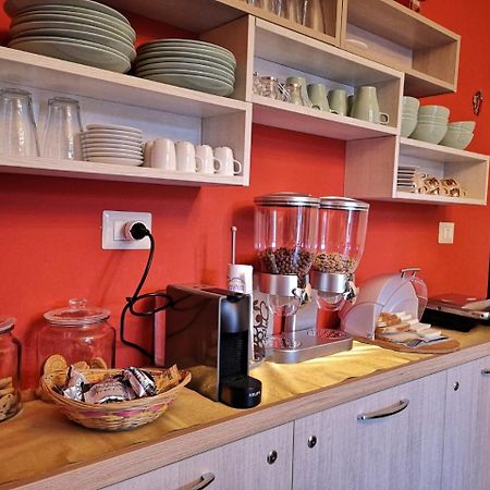 A Due Passi Dal Museo Bed & Breakfast Наполи Екстериор снимка