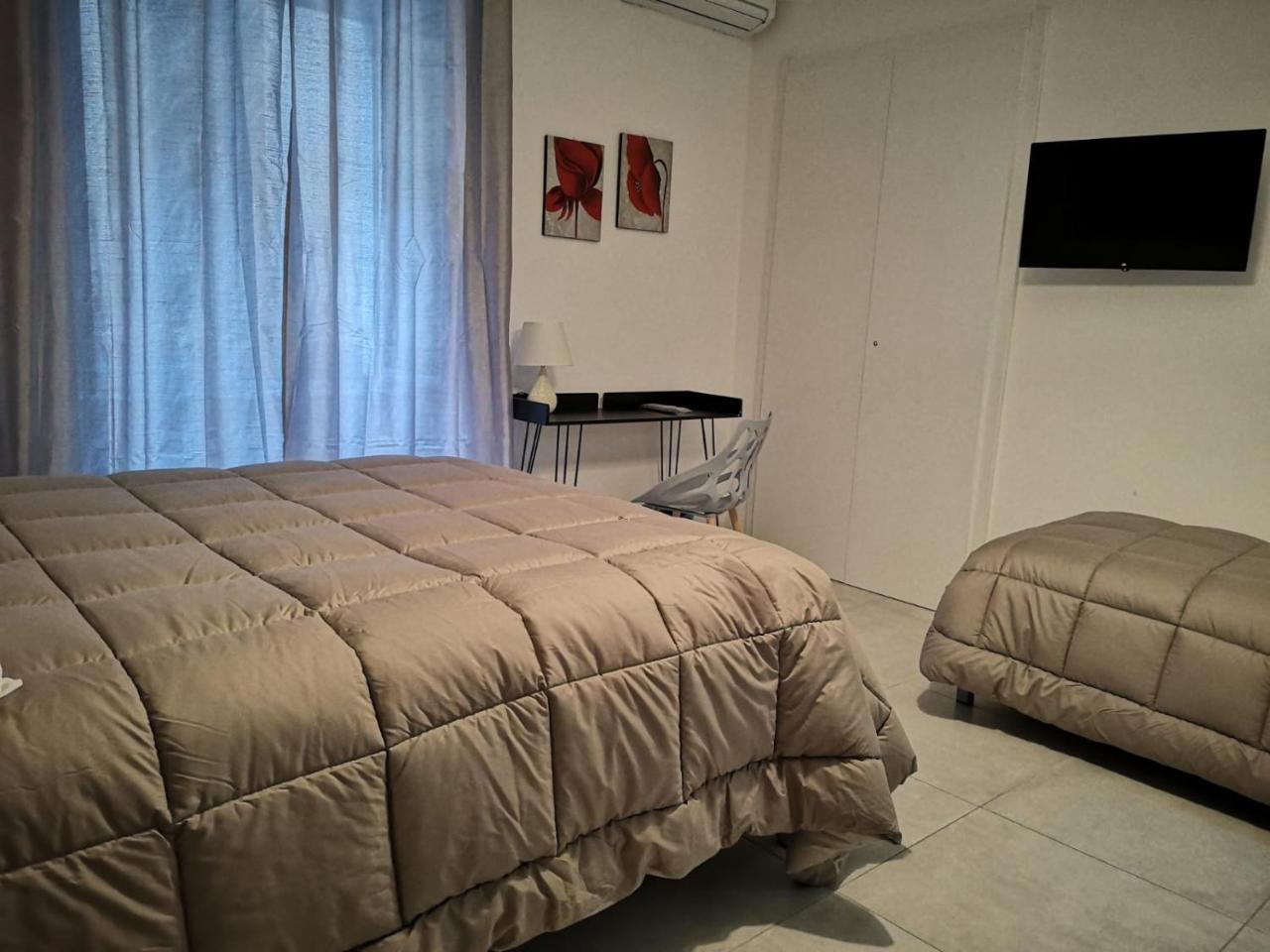 A Due Passi Dal Museo Bed & Breakfast Наполи Екстериор снимка