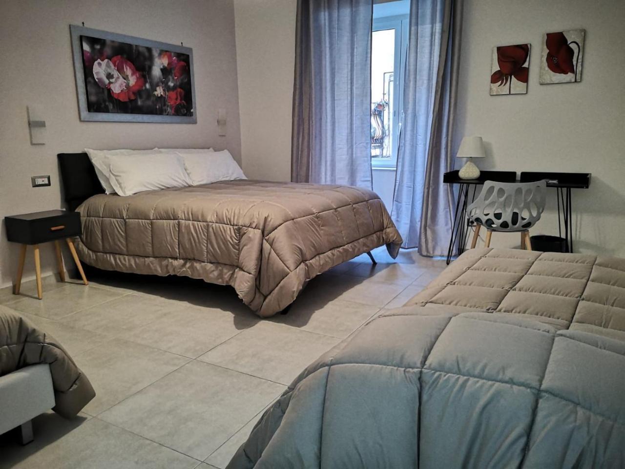 A Due Passi Dal Museo Bed & Breakfast Наполи Екстериор снимка