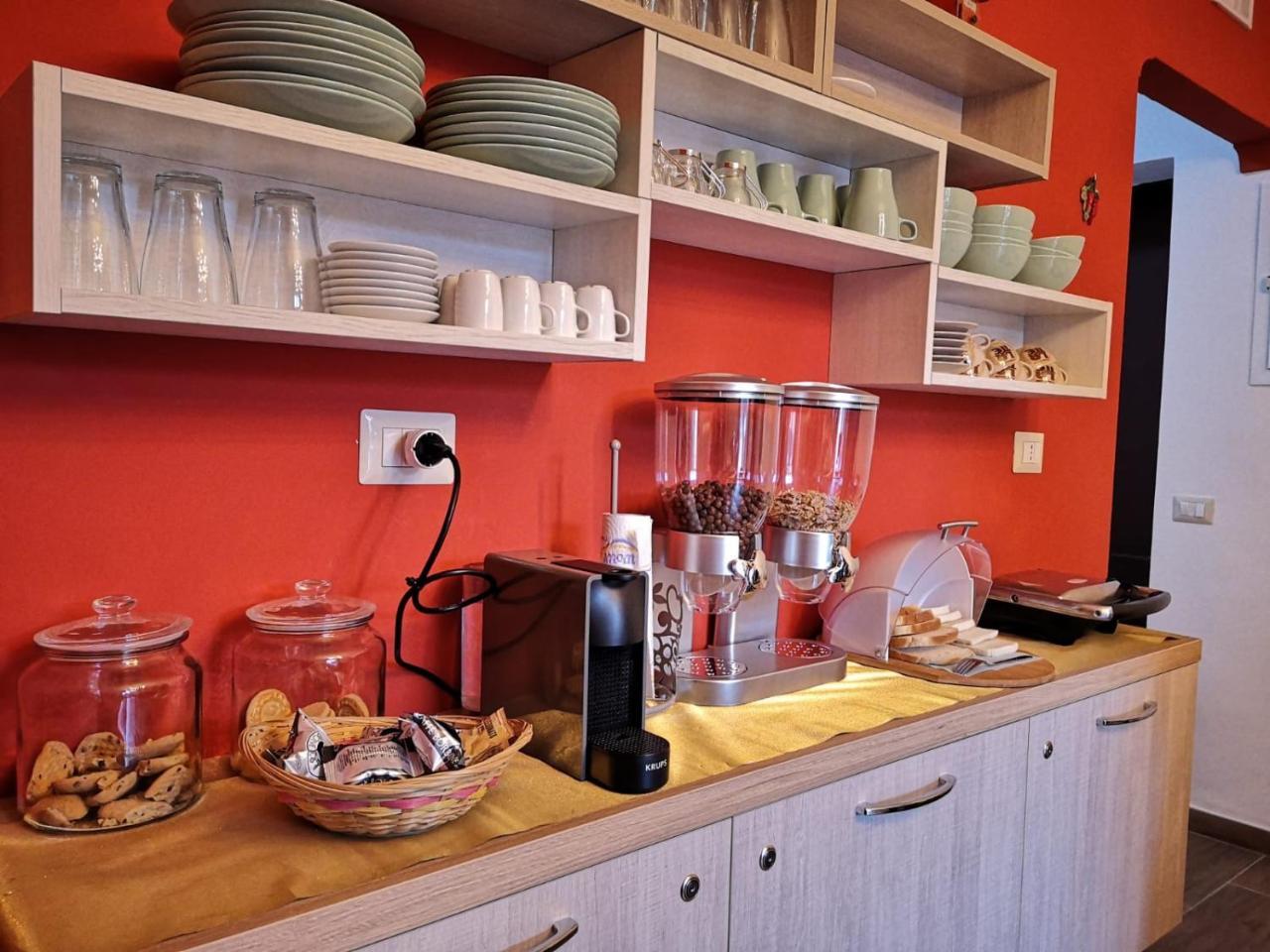 A Due Passi Dal Museo Bed & Breakfast Наполи Екстериор снимка