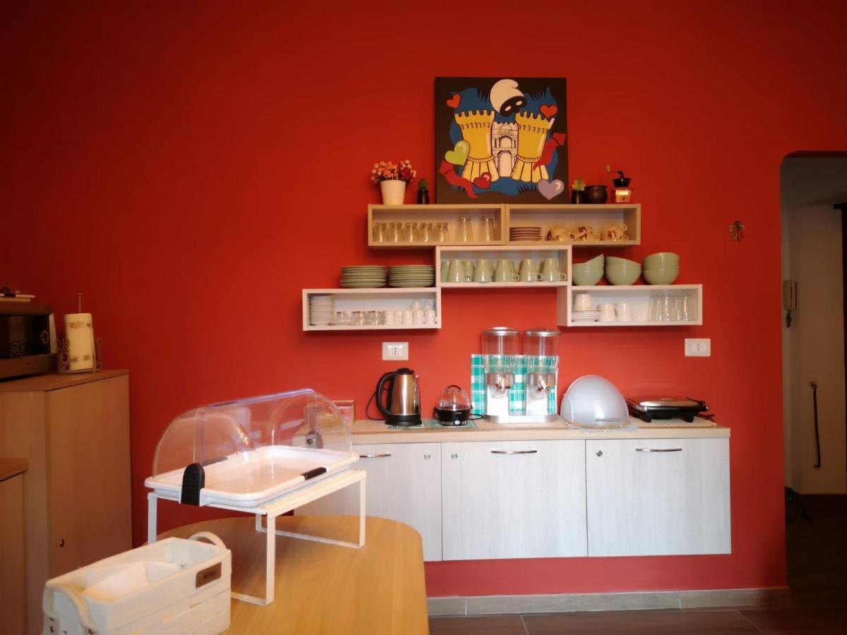 A Due Passi Dal Museo Bed & Breakfast Наполи Екстериор снимка
